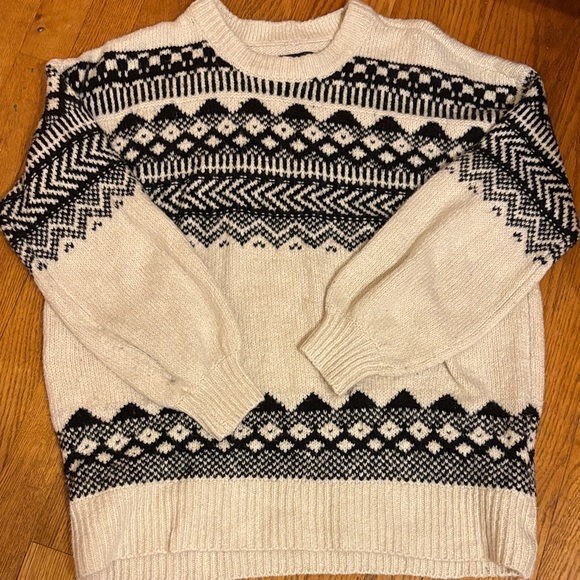 American Eagle Outfitters Sweaters - American Eagle Outfitters Black and Cream Patterned Sweater🩵